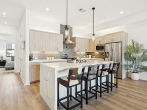 1901 S Harwood Street  107, Dallas Texas 75215