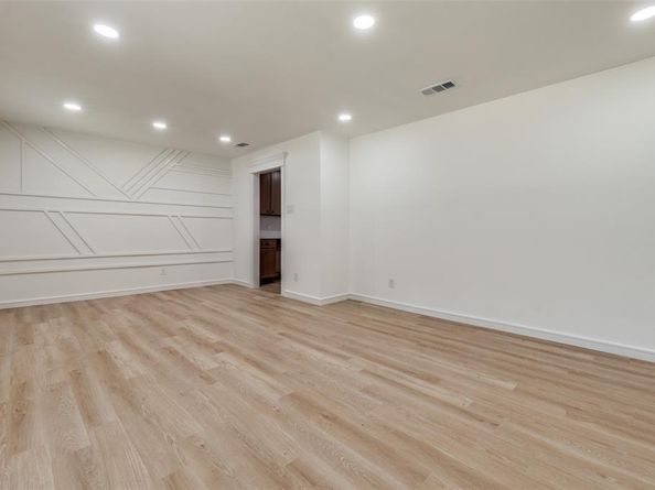 5323  Blaney Way , Dallas Texas 75227