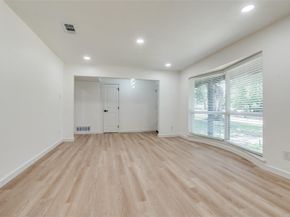 5323  Blaney Way , Dallas Texas 75227