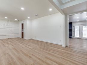 5323  Blaney Way , Dallas Texas 75227