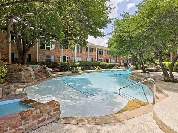3031  Mahanna Springs Drive  B, Dallas Texas 75235