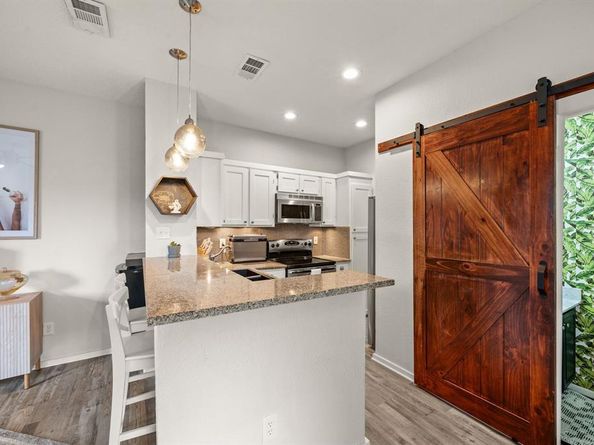 5740  Martel Avenue  A13, Dallas Texas 75206