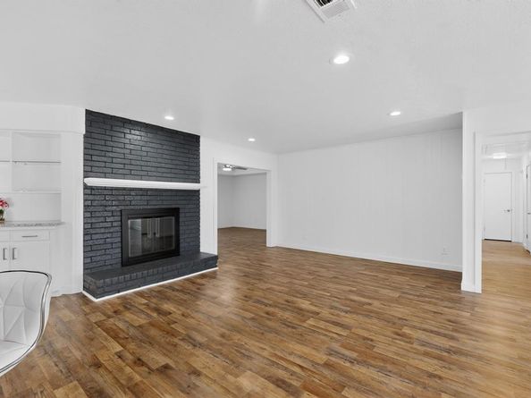 1545  Drury Drive , Dallas Texas 75232