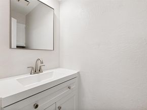 709 N Madison Avenue , Dallas Texas 75208