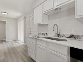 709 N Madison Avenue , Dallas Texas 75208