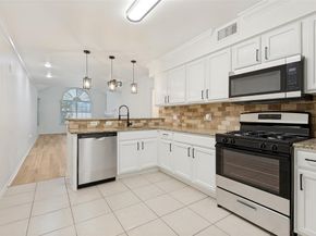 1004  Bridges Drive , Arlington Texas 76012