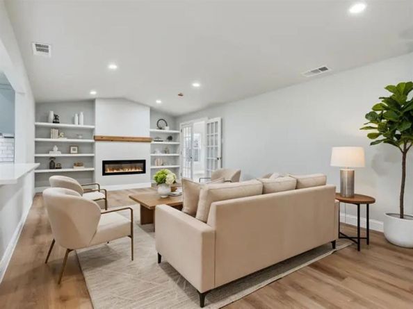 6333  Symphony Lane , Dallas Texas 75227