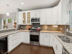 630 N Edgefield Avenue , Dallas Texas 75208