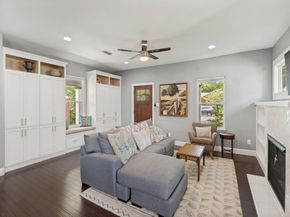 630 N Edgefield Avenue , Dallas Texas 75208