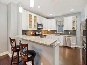 630 N Edgefield Avenue , Dallas Texas 75208