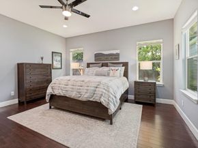 630 N Edgefield Avenue , Dallas Texas 75208