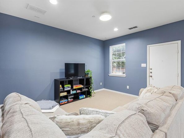 1530  Biltmore Lane , Irving Texas 75063