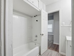 2547  Wilton Avenue , Dallas Texas 75211
