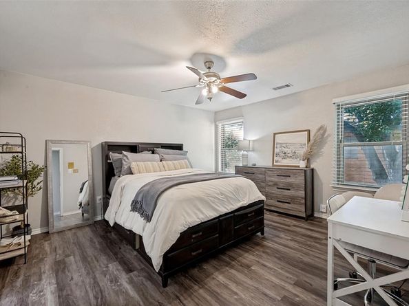 5727  Remington Park Square , Dallas Texas 75252