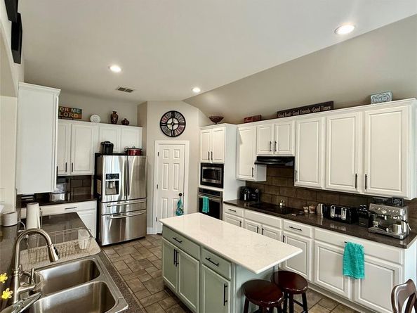 703  Fannin Lane , Mansfield Texas 76063