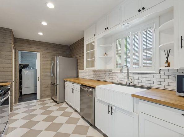 2518  Marvin Avenue , Dallas Texas 75211