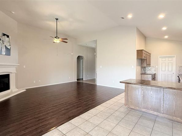 7810  Corona Court , Arlington Texas 76002