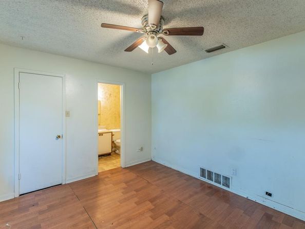 10431  Kinslow Drive , Dallas Texas 75217