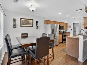 2206  Lapsley Street , Dallas Texas 75212