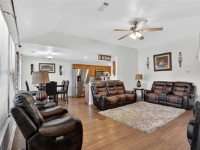2206  Lapsley Street , Dallas Texas 75212