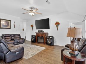 2206  Lapsley Street , Dallas Texas 75212