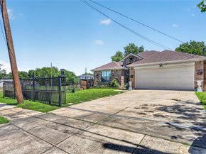 2206  Lapsley Street , Dallas Texas 75212