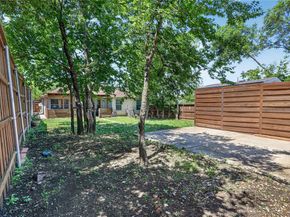 2206  Lapsley Street , Dallas Texas 75212