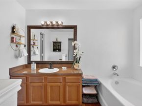 2206  Lapsley Street , Dallas Texas 75212
