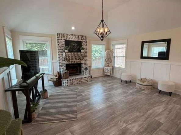 906  busby  , Cedar Hill Texas 75104