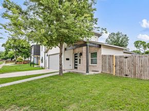 830 E Powell Avenue , Fort Worth Texas 76104