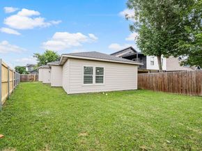 830 E Powell Avenue , Fort Worth Texas 76104