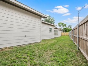 830 E Powell Avenue , Fort Worth Texas 76104