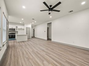 830 E Powell Avenue , Fort Worth Texas 76104