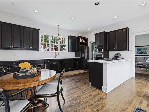 5803  Redwood Court , Dallas Texas 75209