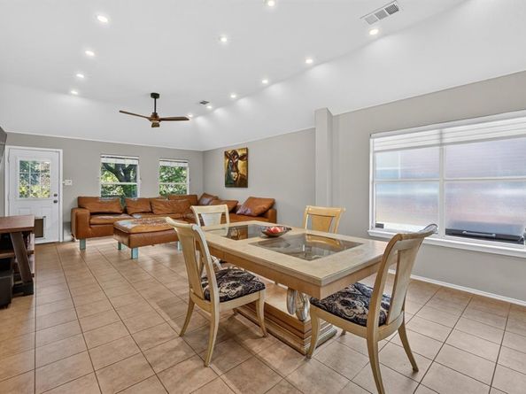 929  Warbler  , Aubrey Texas 76227