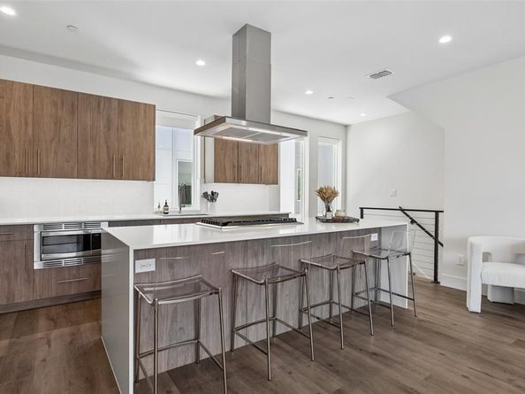 4726  Manett Street  103, Dallas Texas 75204