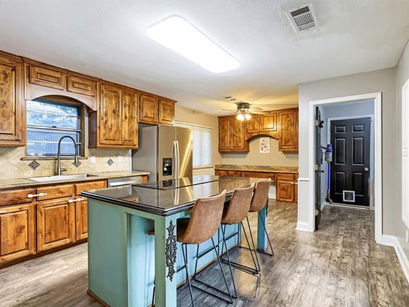 1760 S Duncanville Road , Cedar Hill Texas 75104