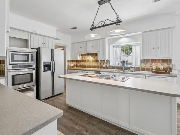 3108  Wingren Road , Irving Texas 75062