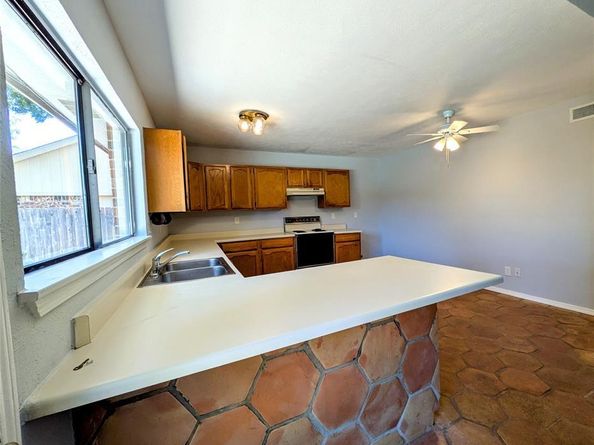 2301  Villanova Street , Arlington Texas 76018