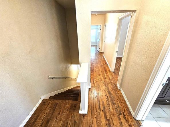 1921 & 1923 & 1925 & 1927 W 10th Street , Dallas Texas 75208