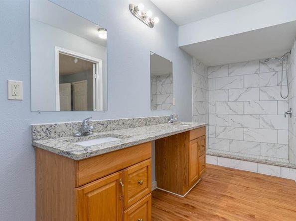 2630  Lenway Street , Dallas Texas 75215