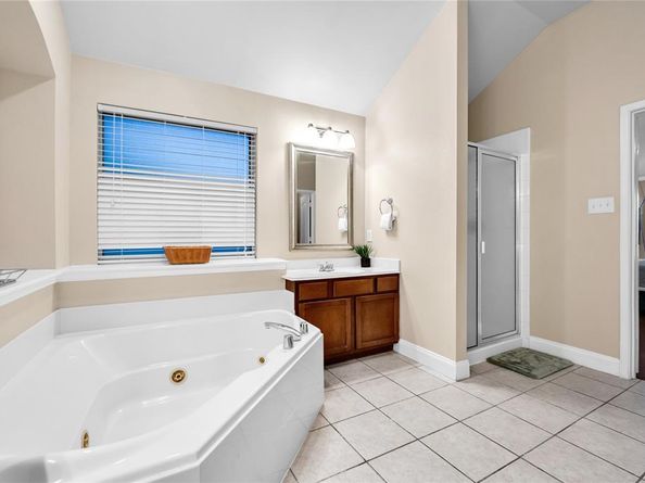 308  foxbury Drive , Euless Texas 76040