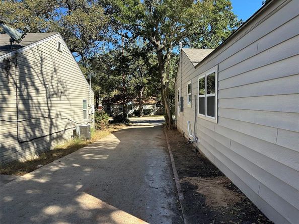 3313  Pueblo Trail , Lake Worth Texas 76135