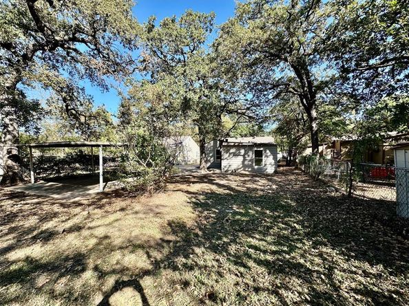 3313  Pueblo Trail , Lake Worth Texas 76135