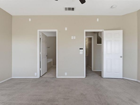 1210  Mule Deer Drive , Arlington Texas 76002