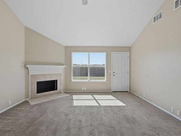 1210  Mule Deer Drive , Arlington Texas 76002