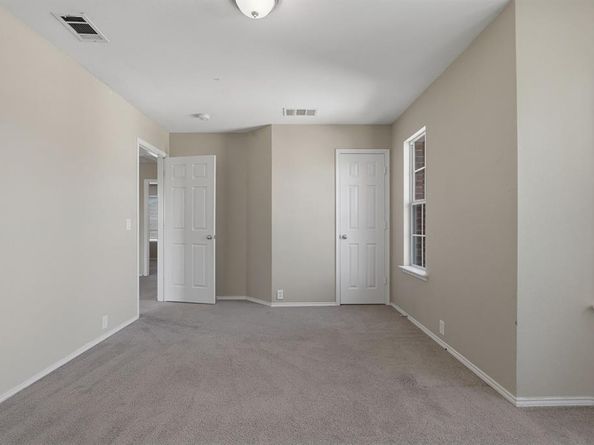 1210  Mule Deer Drive , Arlington Texas 76002