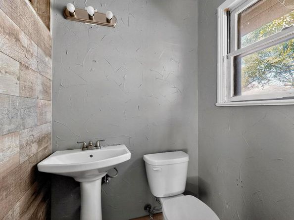 7341  Ravehill Lane , Dallas Texas 75227