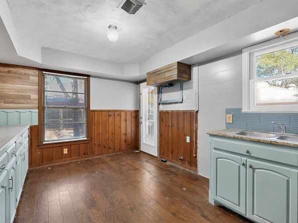 7341  Ravehill Lane , Dallas Texas 75227