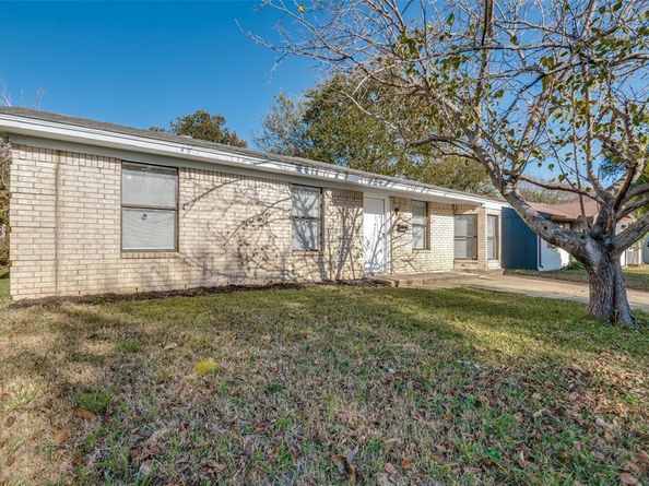 3919  Mehalia Drive , Dallas Texas 75241